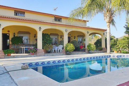 Villa-Country-House-pool-view2-Alhaurin-el-Grande-Malaga-Spain-Magnificasa