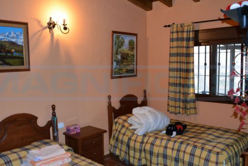 Casa-Chalet-rustica-de-campo-2ndguest-bedroom1-Alhaurín-el-Grande-ref-M002080-Magnificasa