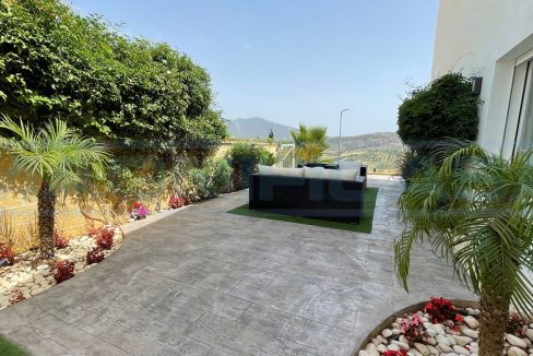 M002086-Casa-chalet-urbanisation-Coin-view-sideterrace-Alhaurin-Magnificasa