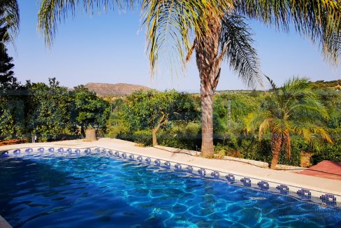 Casa-de-Campo-garden-pool-side2-Alhaurin-el-Grande-280m2-Magnificasa