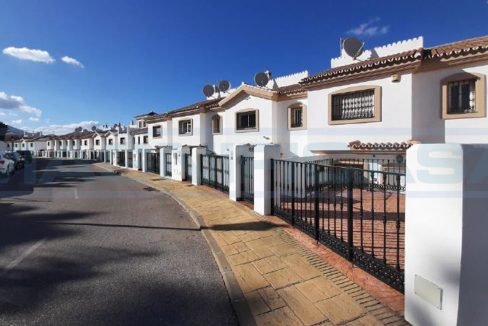 M002083-Casa-Adosada-front-view-Alhaurin-Golf-Alhaurin-el-Grande-Magnificasa