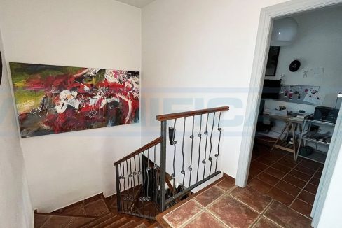 M002127-Townhouse-4beds-Garaje-Jacuzzi-Alhaurin-el-Grande-Hall-stairs-Magnificasa