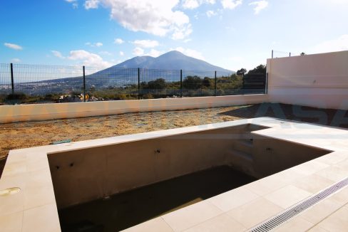 Rustic-house-with-pool-view-terrace-piscina-Coin-Magnificasa