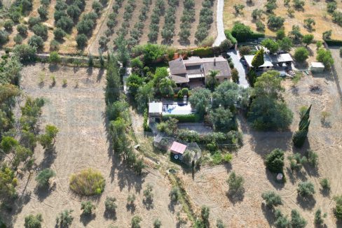 Casa-Finca-3-habitaciones-con-Jardin-terraza-y-piscina-alhaurin-el-Grande-view-aerial-Magnificasa