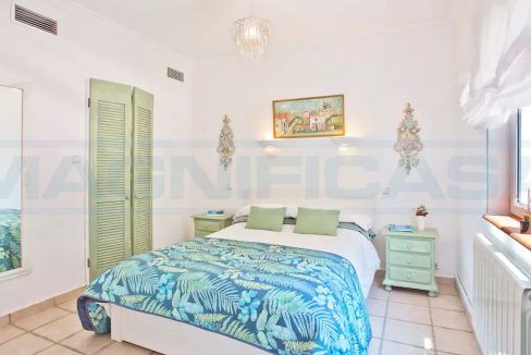 Villa 4 bedrooms-5 bathrooms-Pool-Alhaurin-el-Grande-Magnificasa-guest-bedroom2