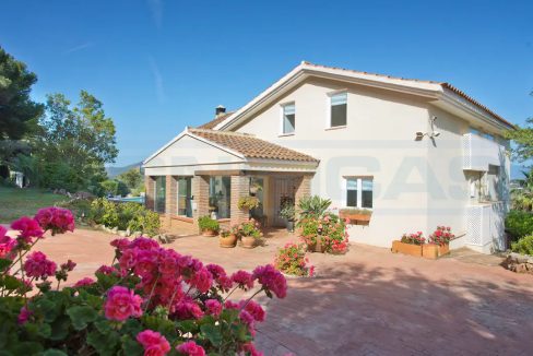 Villa 4 bedrooms-5 bathrooms-Pool-Alhaurin-el-Grande-Magnificasa-view-front-villa