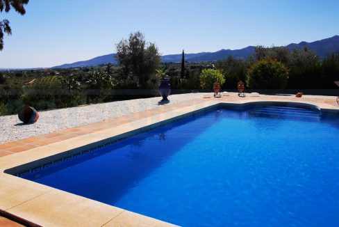 Country-house-2bedrooms-2bathrooms-terrace-pool-Alhaurin-el-Grande-view2-bay-malaga-Magnificasa