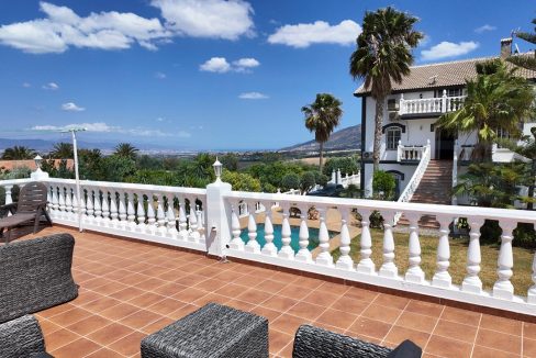 Villa-Ambiento-10-bedrooms-7-bathrooms-Alhaurin-de-La-Torre-view-roofterrace-bay-malaga-Magnififcasa