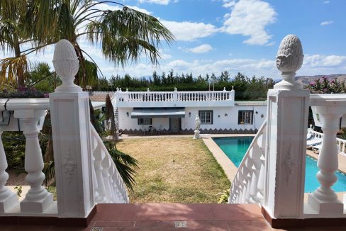 Villa-Ambiento-10-bedrooms-7-bathrooms-Alhaurin-de-La-Torre-view-stairs-house-Magnificasa