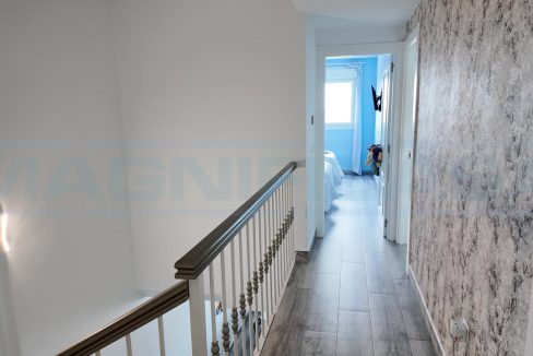 Semi-Detached-Townhouse-3-Bedroom-in-Alhaurin-Golf-view4-hall-upstairs-Magnificasa