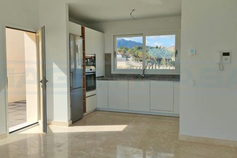 Bungalow-3bedroom-2bath-pool-Coin-Alhaurin-el-Grande-kitchen-salon