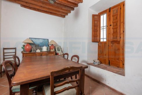 Townhouse-6beds-3bath-centro-Alhaurin-el-Grande-view-diningroom-Magnificasa