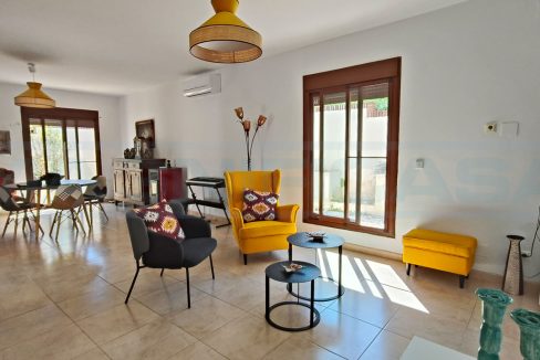 Villa-3bedrooms-3bath-view2-livingroom-Alhaurin-el-Grande