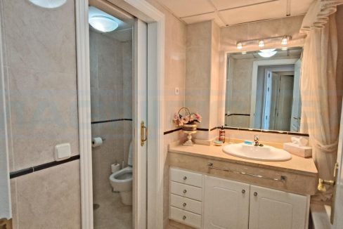 Penthouse-3bedrooms-3bathrooms-Las-Terrazas-Alhaurin-Golf-3rd-guest-wc-bathroom