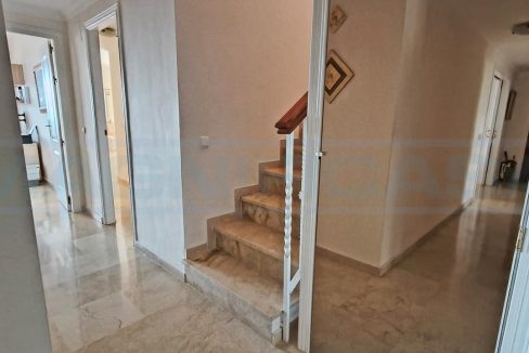 Penthouse-3bedrooms-3bathrooms-Las-Terrazas-Alhaurin-Golf-hall