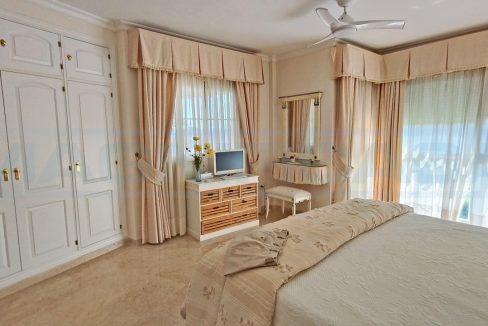 Penthouse-3bedrooms-3bathrooms-Las-Terrazas-Alhaurin-Golf-master-bedroom