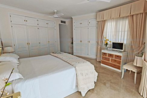 Penthouse-3bedrooms-3bathrooms-Las-Terrazas-Alhaurin-Golf-master1-bedroom