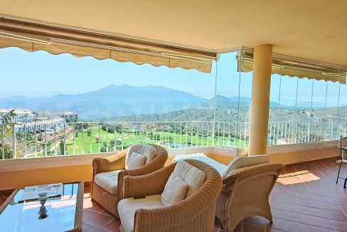 Penthouse-3bedrooms-3bathrooms-Las-Terrazas-Alhaurin-Golf-view-livingroom-terrace