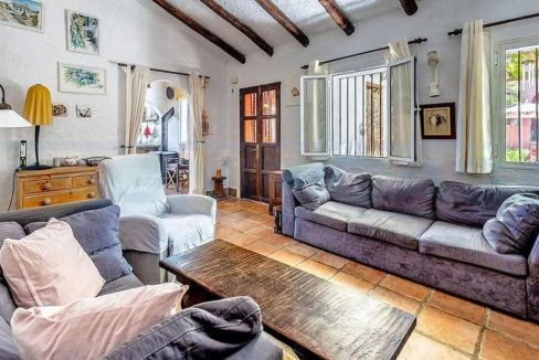 Finca-3bedrooms-3bathrooms-Pool-view-living-dining-Alhaurin-el-Grande-Magnificasa