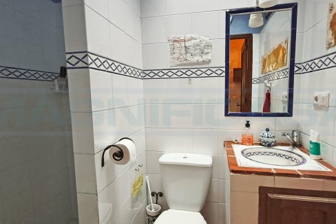 Finca-3bedrooms-3bathrooms-view-guest-bathroom2-Alhaurin-el-Grande-Magnificasa
