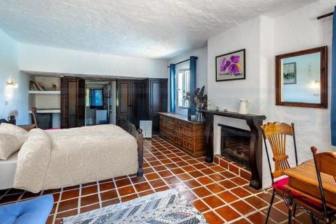 Finca-3bedrooms-3bathrooms-view-guest-bedroom-apartment-Alhaurin-el-Grande-Magnificasa