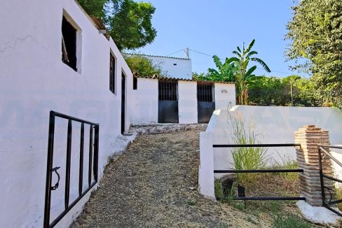 Finca-3bedrooms-3bathrooms-view-stables2-Alhaurin-el-Grande-Magnificasa