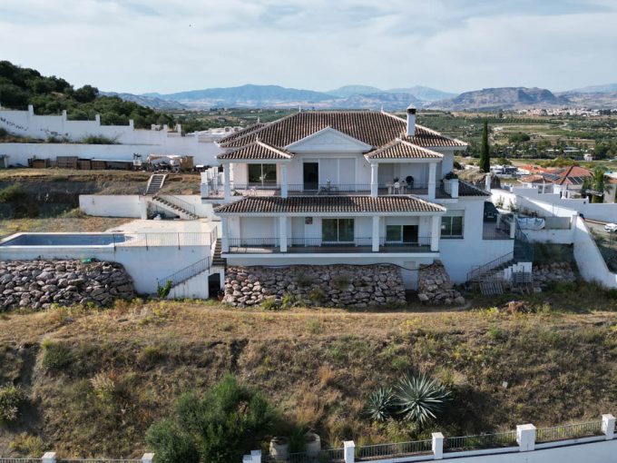 Villa 5bedrooms 3bathrooms pool terraces Alhaurin el Grande Magnificasa