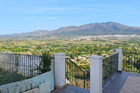 Villa-5bedrooms-3bathrooms-pool-terraces-view-left-terrace-vista-Alhaurin-el-Grande-Magnificasa