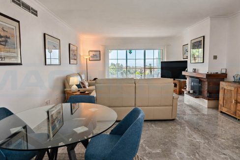 Apartment-3-bedroom-3-bathroom-Las-Terrazas-entrance-livingroom-Alhaurin-Golf-Magnificasa