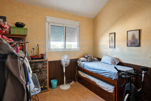 Casa-adosada-4-bedrooms-2-bathrooms-Garage-Centro-Coin-view-attick-Magnificasa