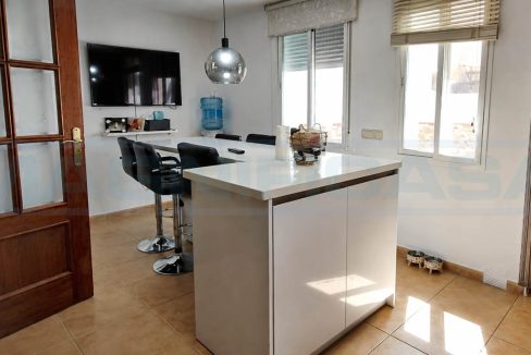 Casa-adosada-4-bedrooms-2-bathrooms-Garage-Centro-Coin-view1-kitchen-Magnificasa